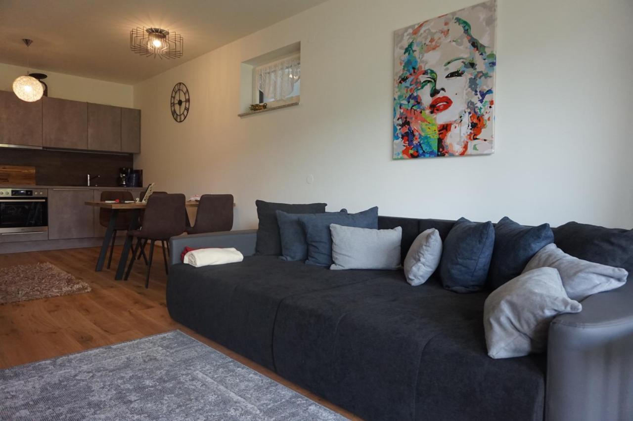 Ferienwohnung Karasek Deluxe 사텐도르프 외부 사진